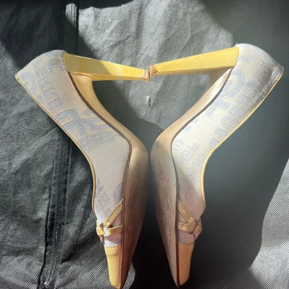 GIANFRANCO FERRE logo pumps Vintage Yellow Shoes